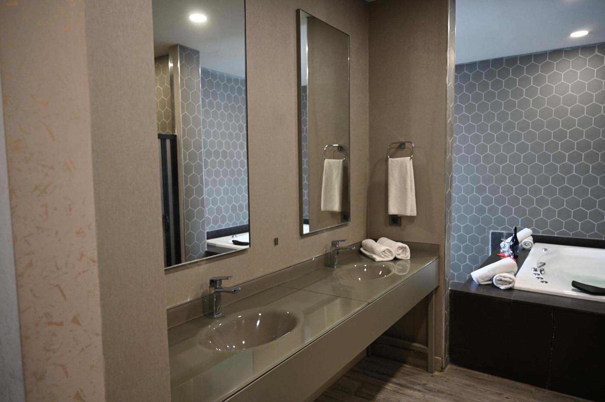 Apart Otel Agora 2*